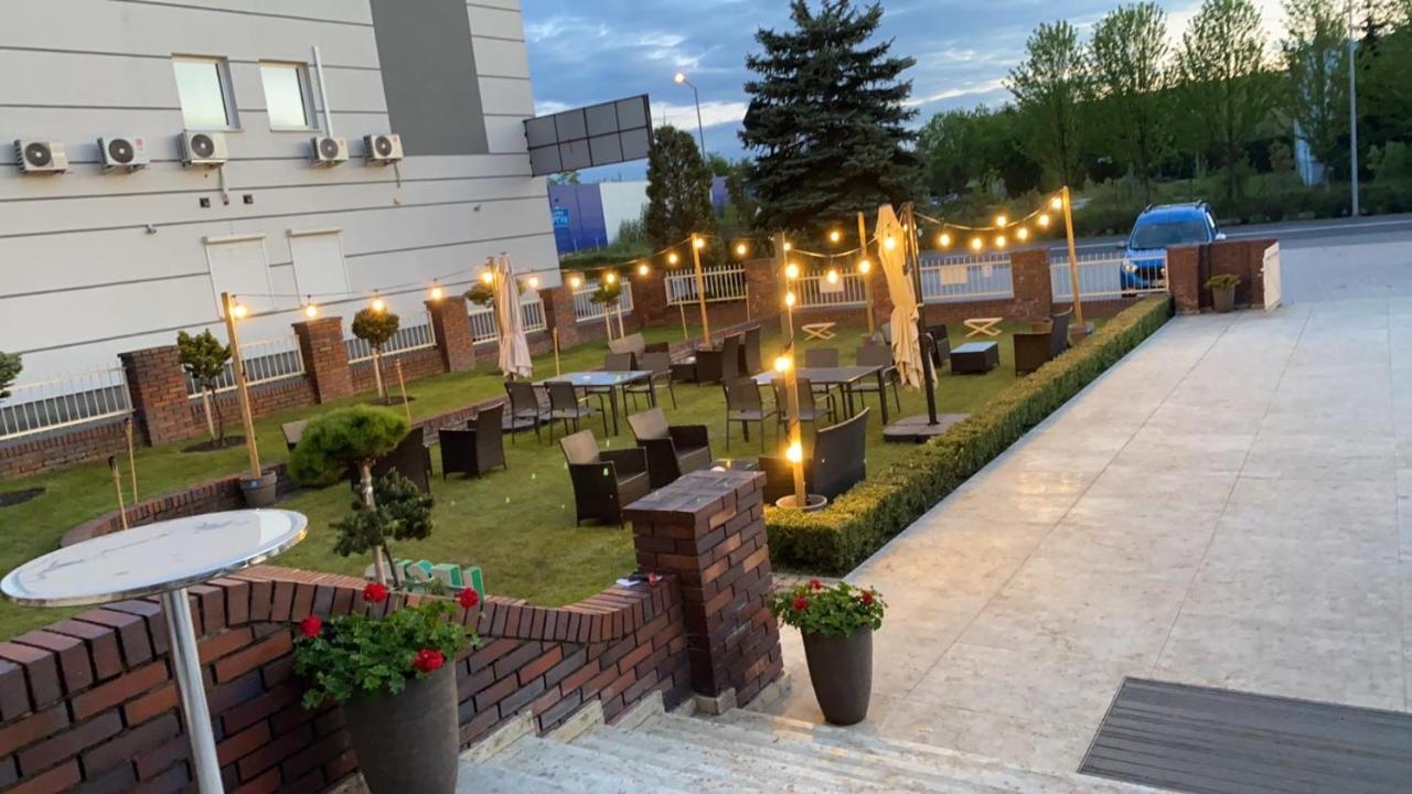 Astoria Bed & Breakfast Swarzędz Εξωτερικό φωτογραφία