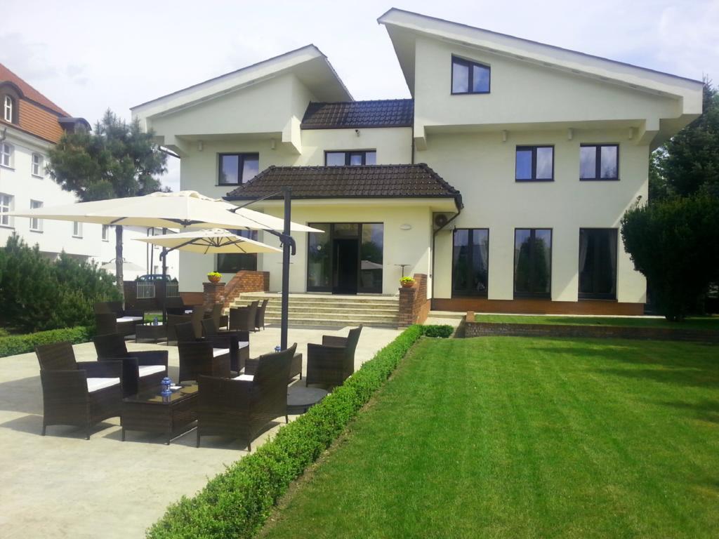 Astoria Bed & Breakfast Swarzędz Εξωτερικό φωτογραφία