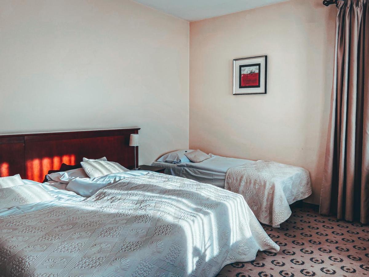 Astoria Bed & Breakfast Swarzędz Εξωτερικό φωτογραφία