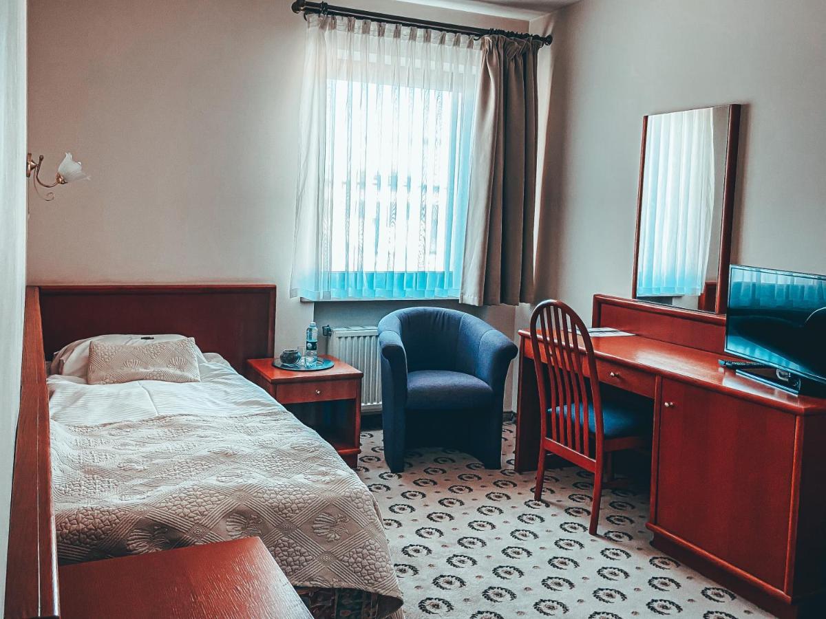Astoria Bed & Breakfast Swarzędz Εξωτερικό φωτογραφία