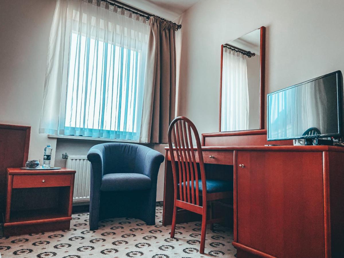Astoria Bed & Breakfast Swarzędz Εξωτερικό φωτογραφία