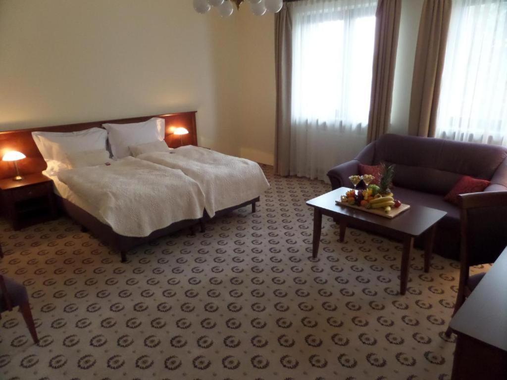 Astoria Bed & Breakfast Swarzędz Εξωτερικό φωτογραφία