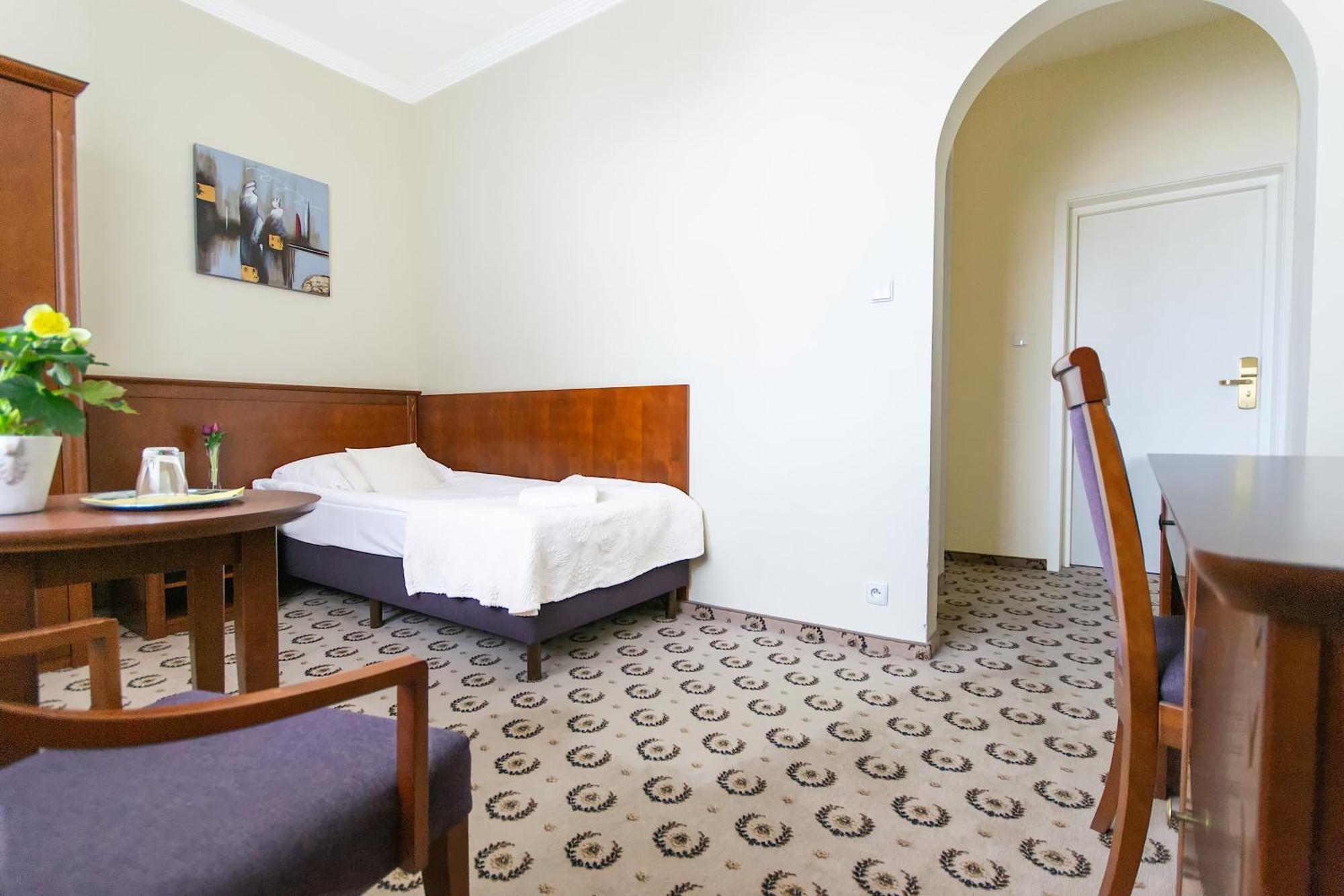 Astoria Bed & Breakfast Swarzędz Εξωτερικό φωτογραφία