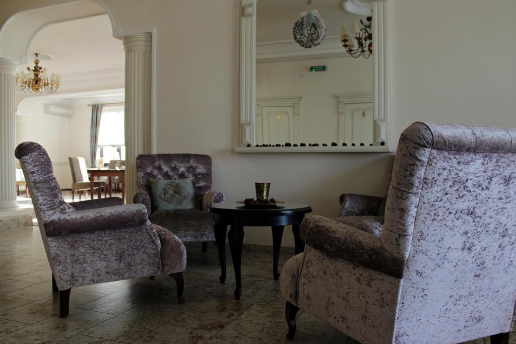 Astoria Bed & Breakfast Swarzędz Εξωτερικό φωτογραφία