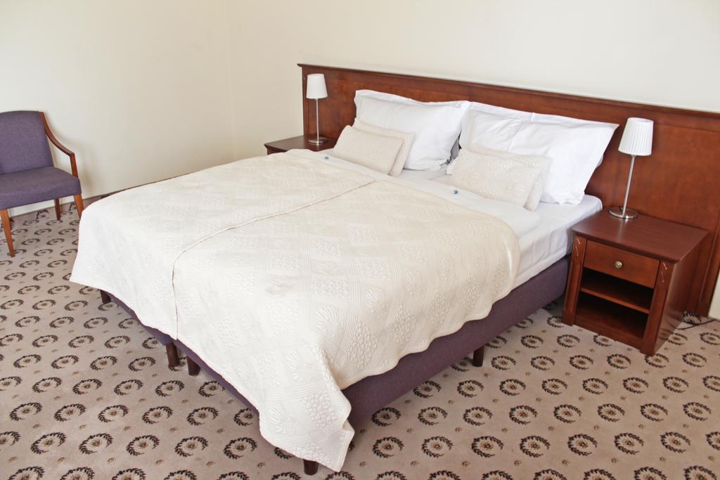 Astoria Bed & Breakfast Swarzędz Εξωτερικό φωτογραφία