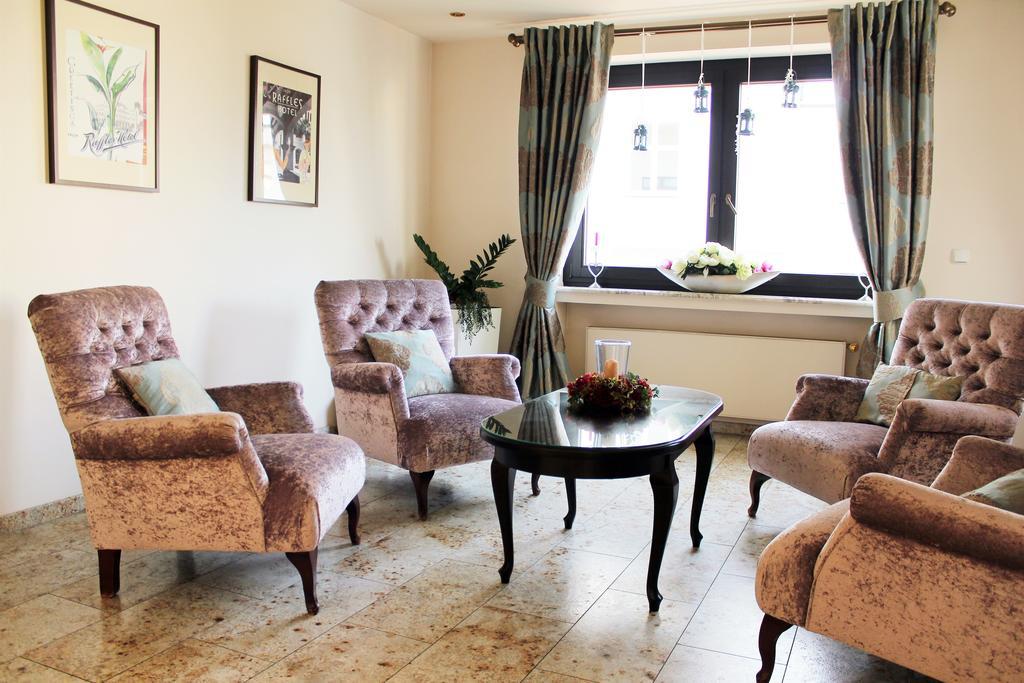 Astoria Bed & Breakfast Swarzędz Εξωτερικό φωτογραφία